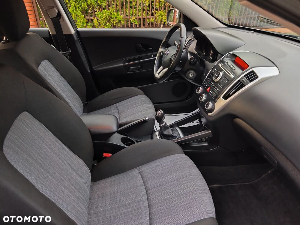 Kia Ceed 1.4 CVVT LX Basis - 35
