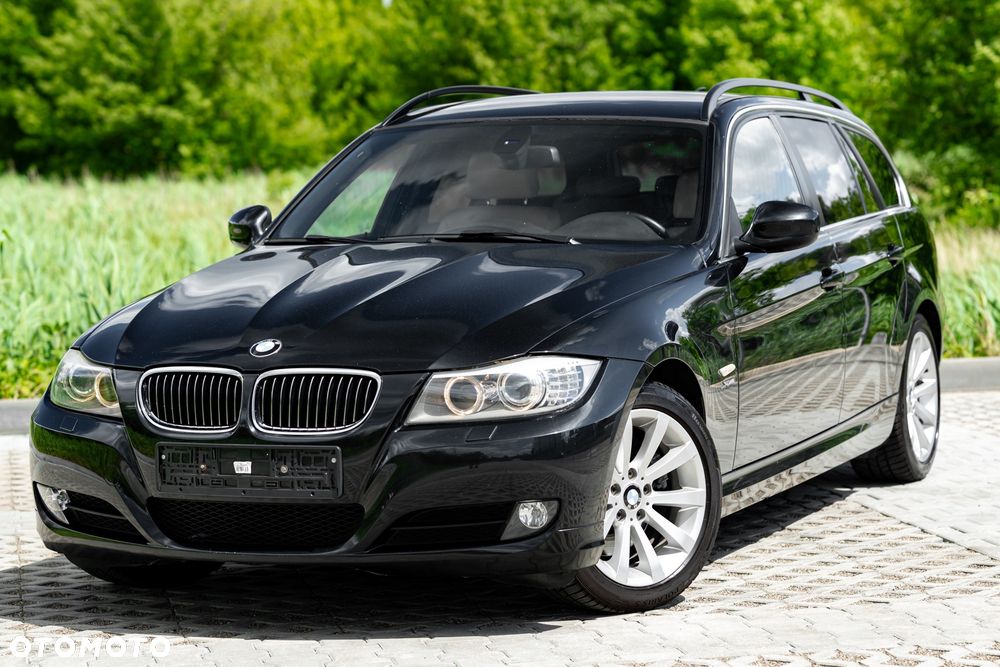 BMW Seria 3 325i xDrive Edition Exclusive - 1