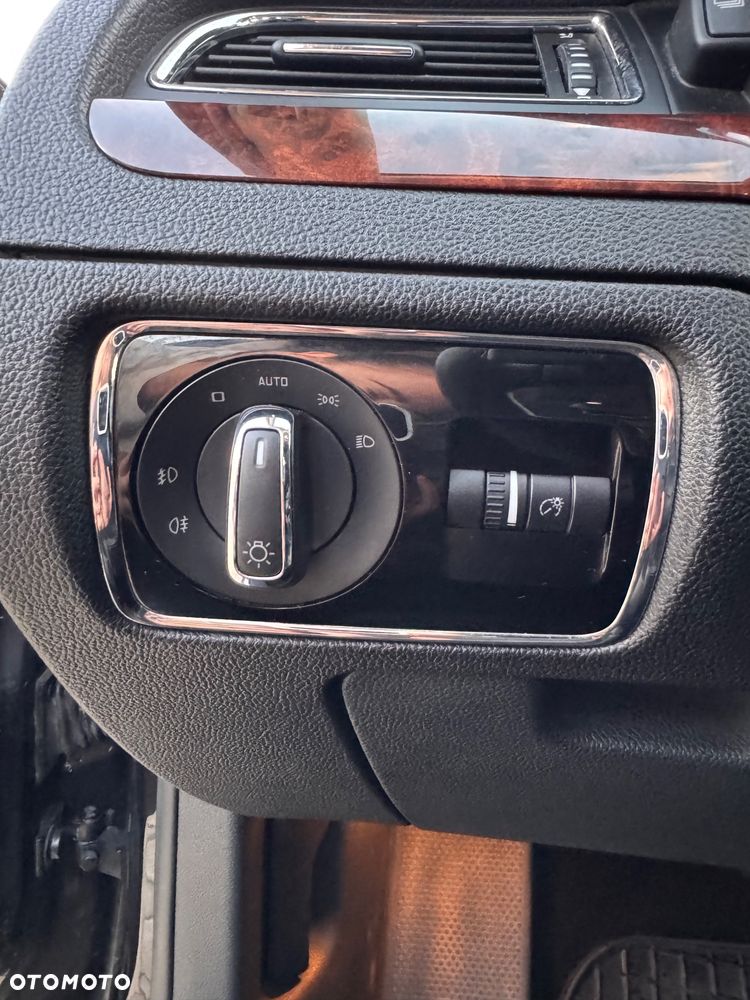 Skoda Superb 2.0 TDI DSG Elegance - 13