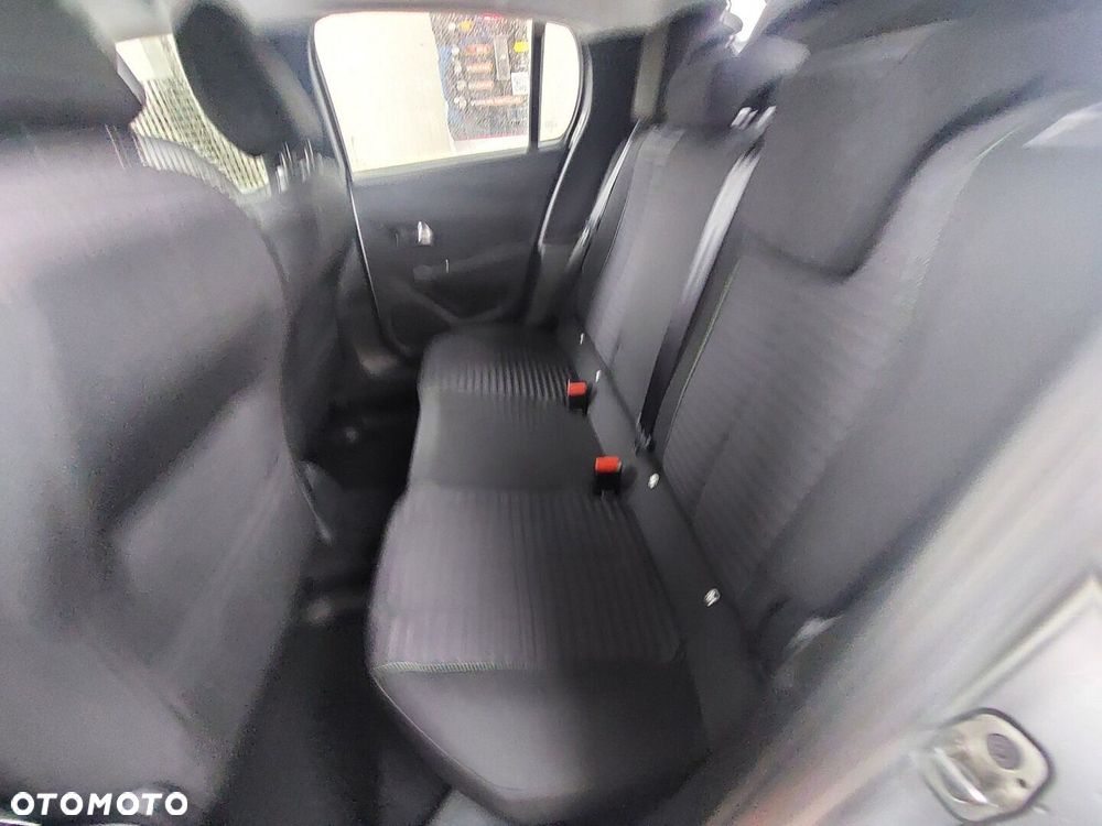 Peugeot 208 - 9