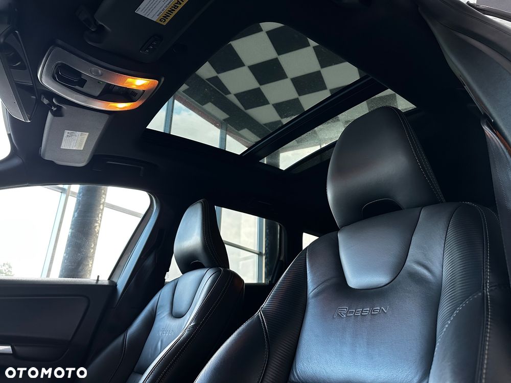 Volvo XC 60 T6 AWD R-Design - 25