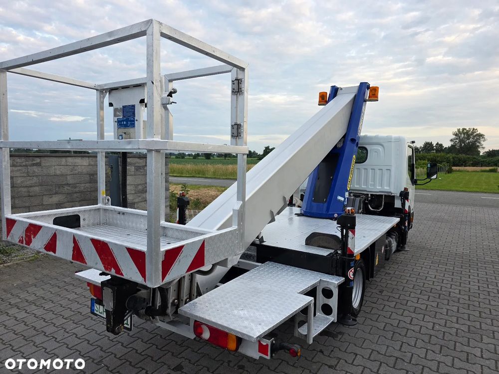 Nissan Cabstar Palfinger P 260 B - 3