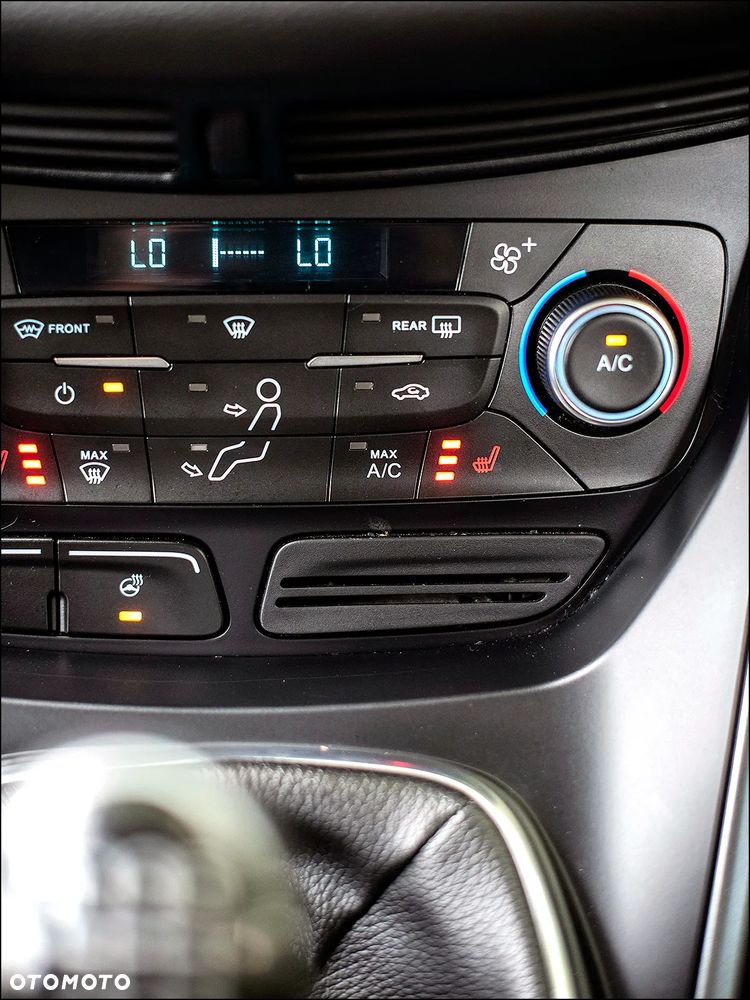 Ford Kuga - 24