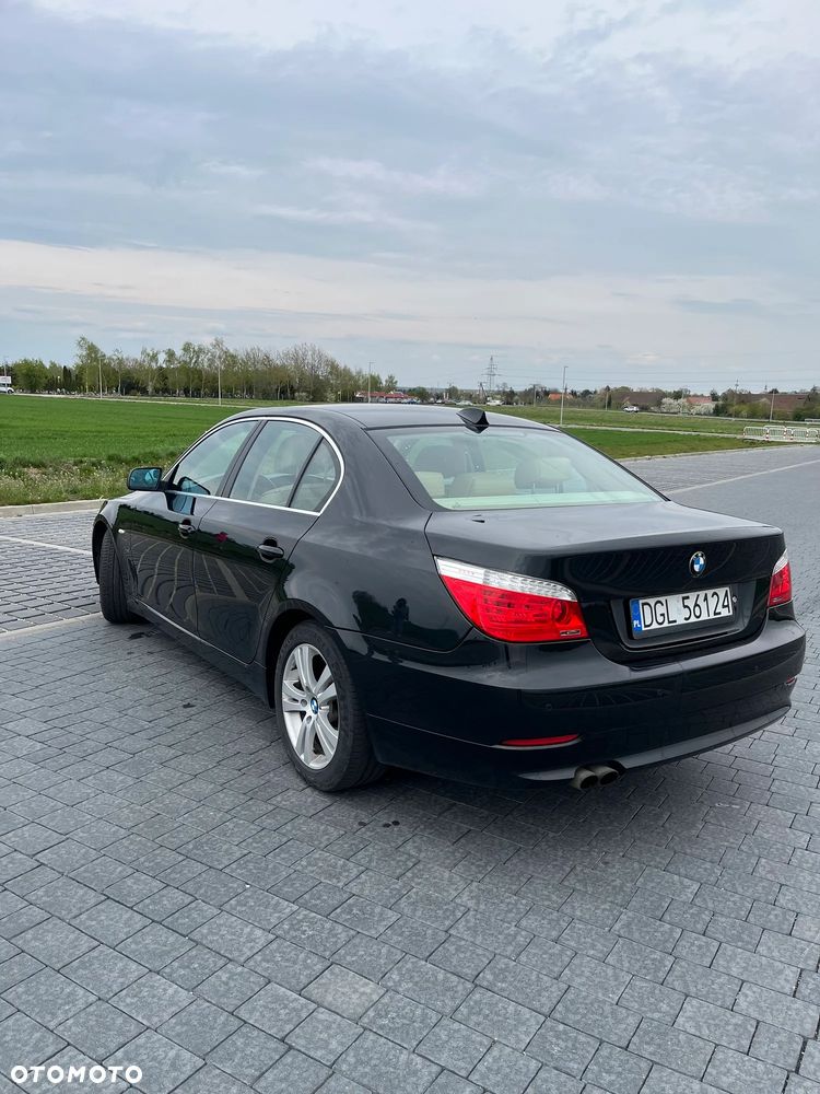 BMW Seria 5 523i Edition Exclusive - 4