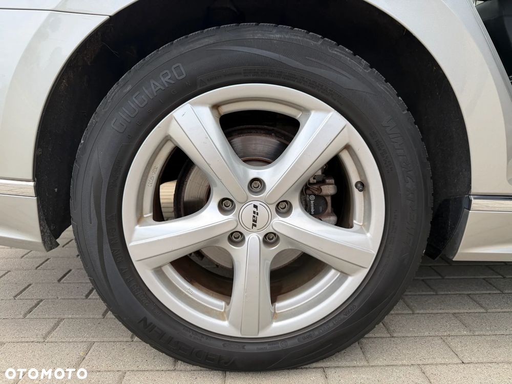 Volkswagen Passat 1.6 TDI (BlueMotion Technology) Comfortline - 25