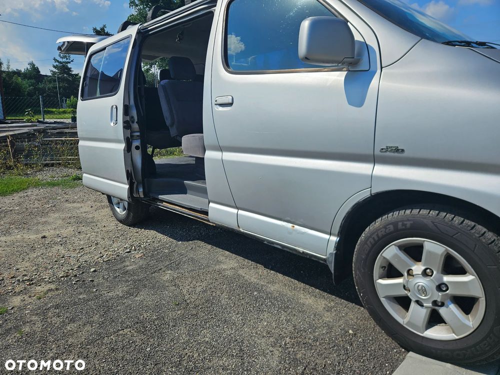Toyota Hiace - 5
