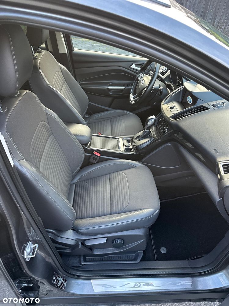 Ford Kuga 2.0 TDCi 4x4 Titanium - 25