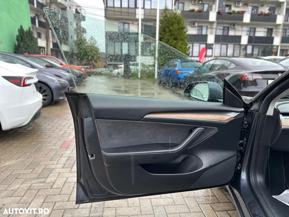 Tesla Model 3 AWD Long Range - 25