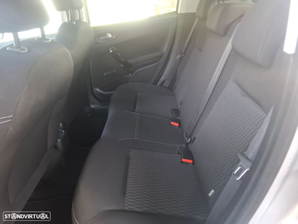 Peugeot 208 1.6 BlueHDi Style - 20