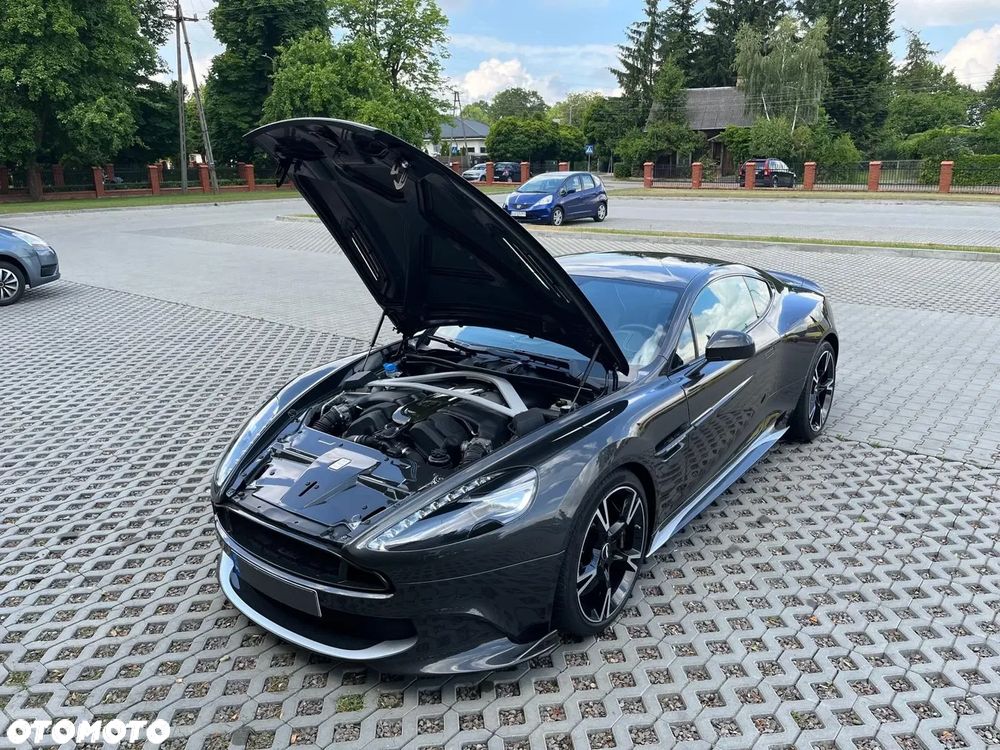 Aston Martin Vanquish - 28