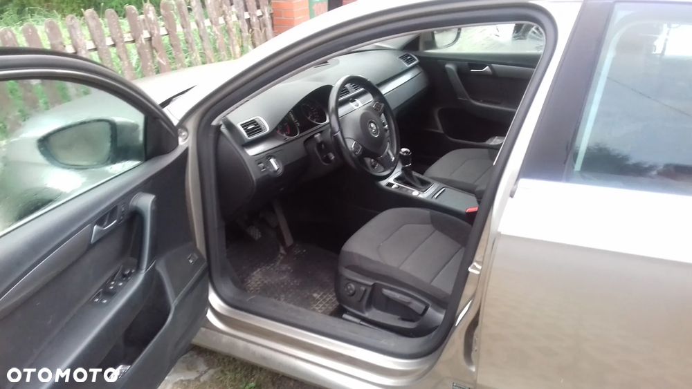 Volkswagen Passat 2.0 TDI Comfortline - 3