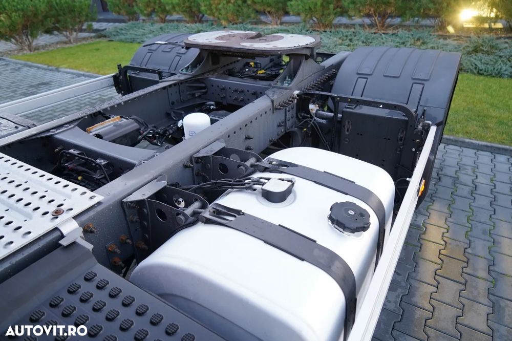 Volvo FM 430 / FULL ADR / GREUTATE: 6.500 KG / CABINĂ JOSĂ / 2022 / DUPĂ CONTRACT DE SERVICE GOLD / - 12