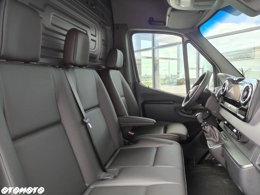 Mercedes-Benz Sprinter - 9