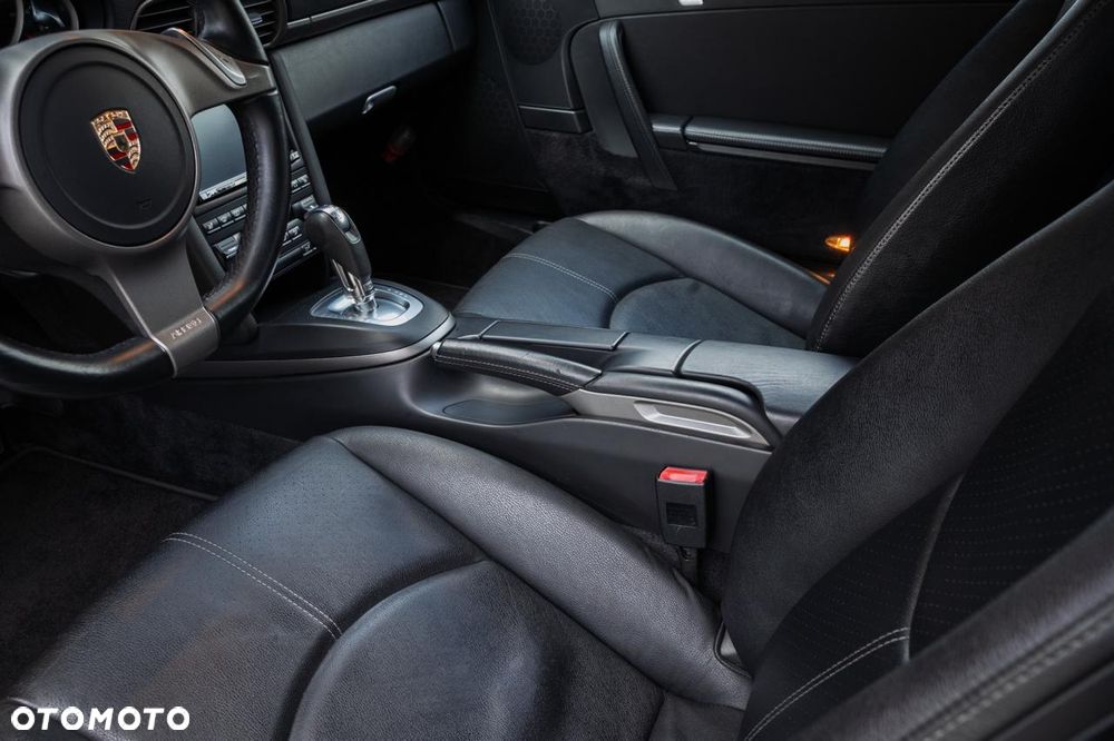 Porsche 911 Carrera PDK - 26