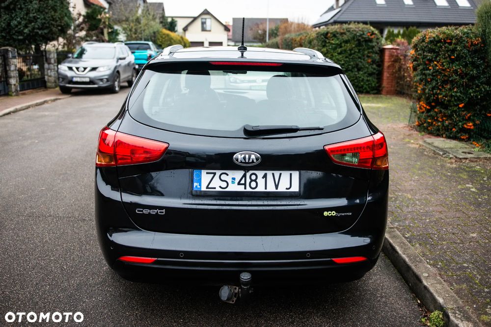 Kia Ceed 1.6 GDI Dream-Team Edition - 13