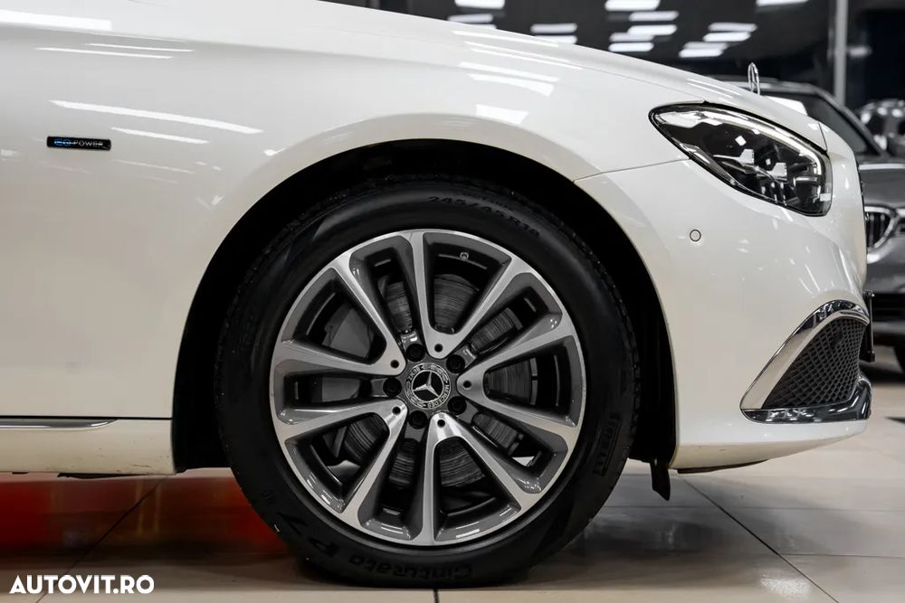 Mercedes-Benz E 300 de Aut. - 20