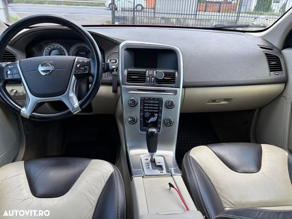 Volvo XC 60 D5 AWD Momentum - 7