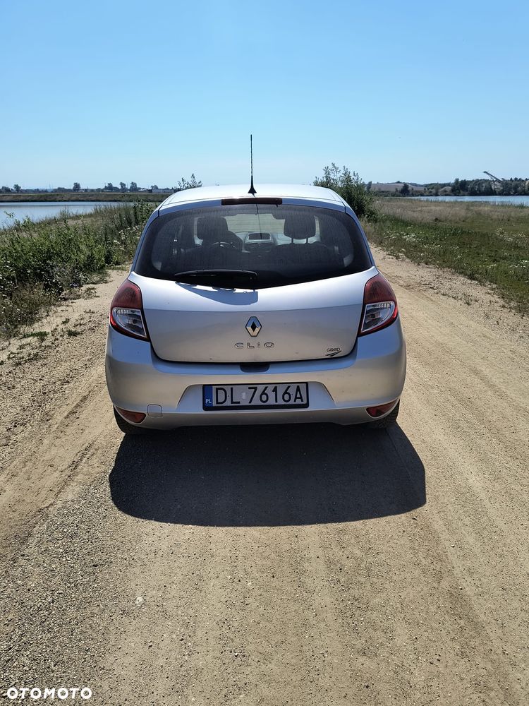 Renault Clio - 2