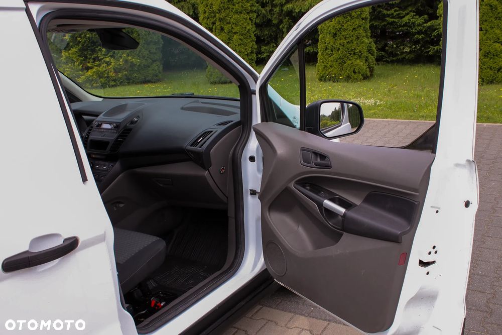 Ford Connect MAX - 22