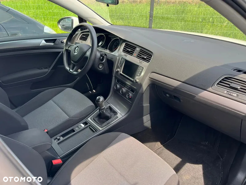Volkswagen Golf - 5