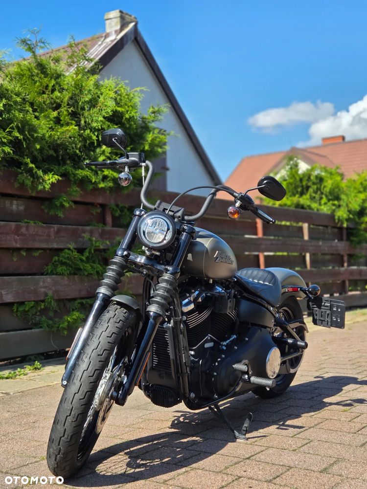 Harley-Davidson Softail Street Bob - 4