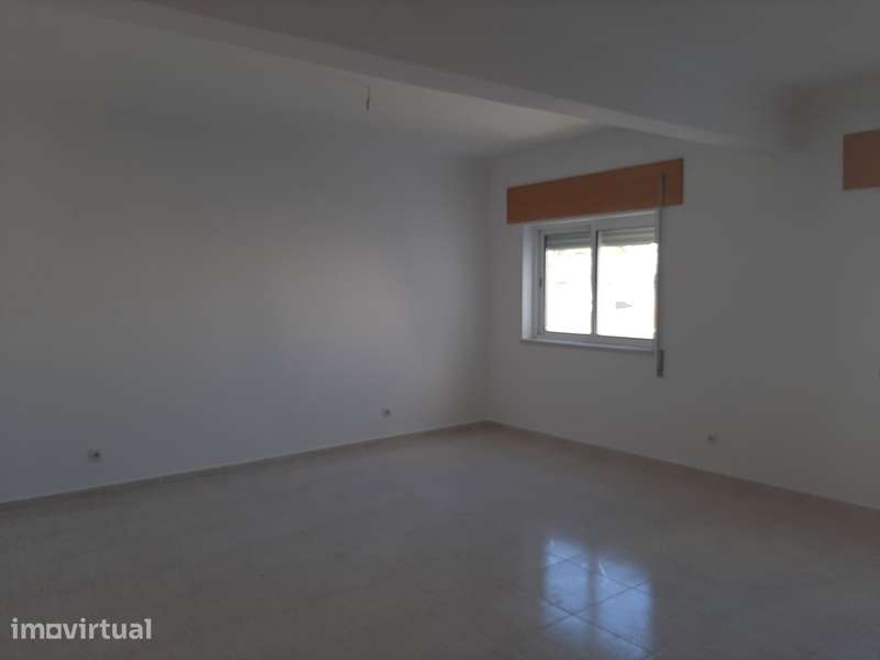 Apartamento em Azambuja, Azambuja - Grande imagem: 4/14