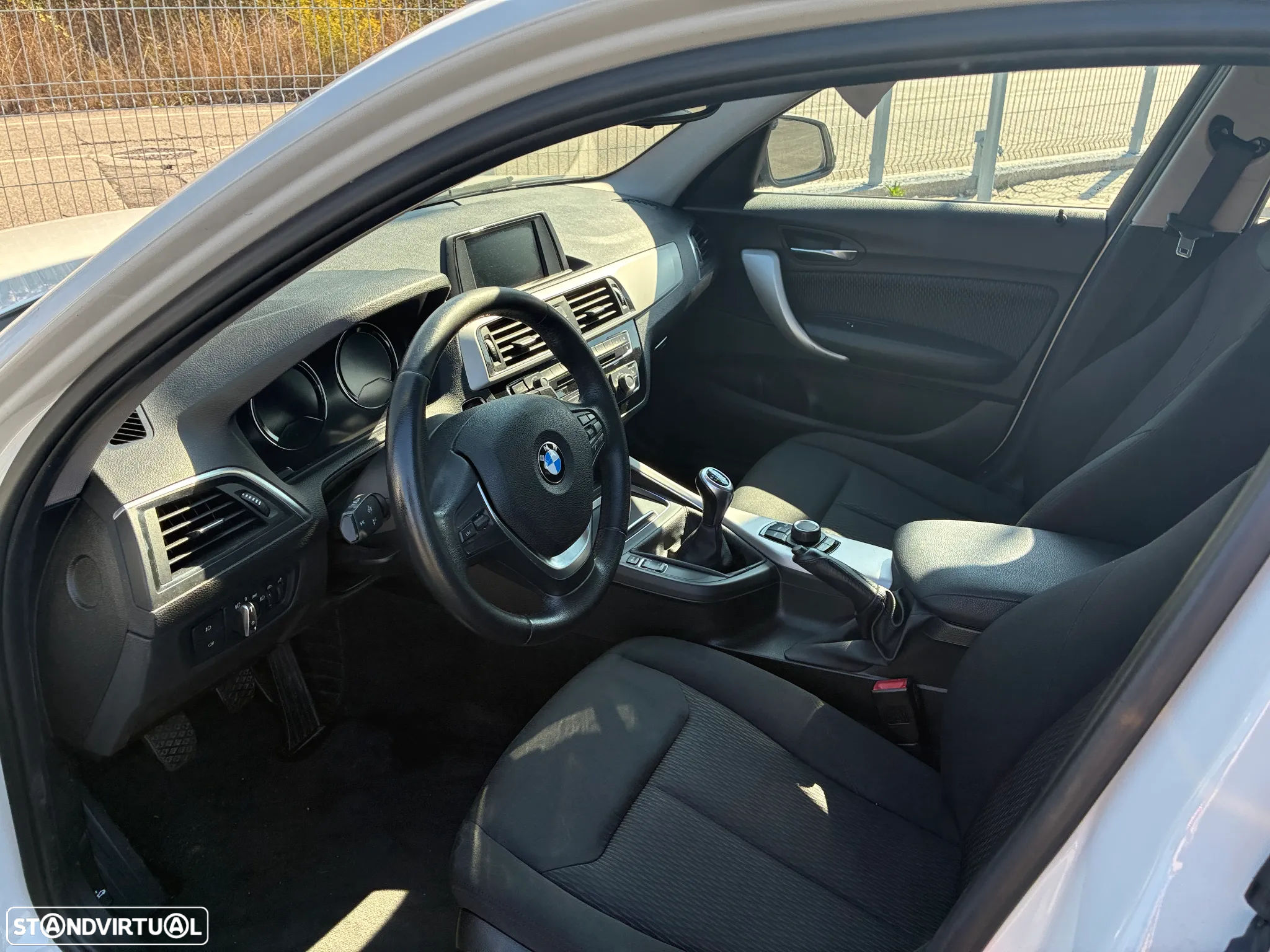 BMW 116 i Line Urban - 3