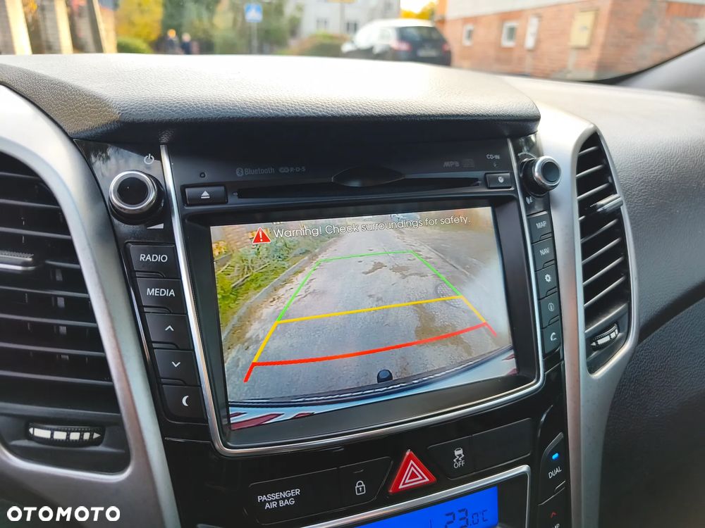 Hyundai i30 1.6 CRDi Fifa World Cup Edition - 21