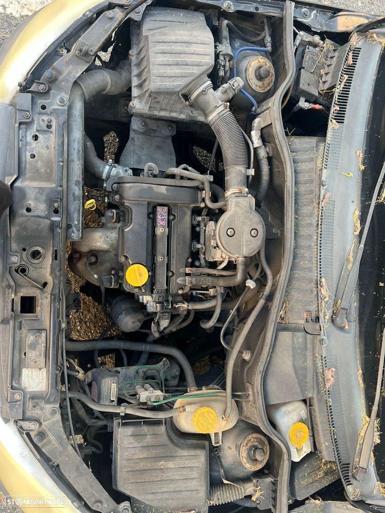 Opel Corsa 1.0 12V - 12