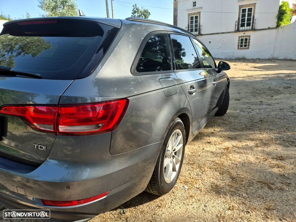 Audi A4 Avant 2.0 TDI Business Line - 26