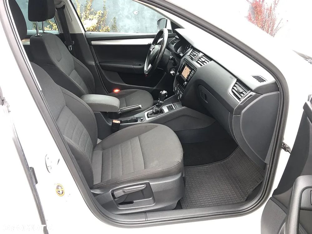 Skoda Octavia 1.6 TDI Elegance DSG - 11