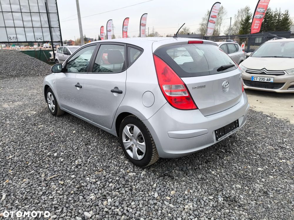 Hyundai i30 1.4 Classic + - 11