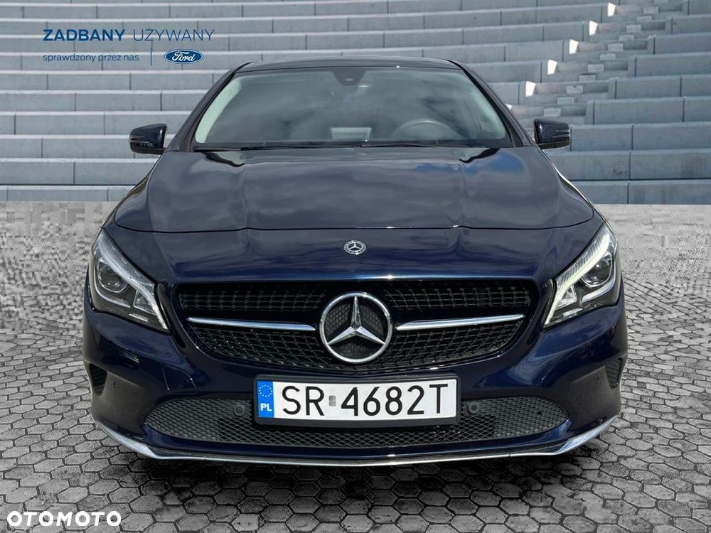Mercedes-Benz CLA 180 7G-DCT UrbanStyle Edition - 2