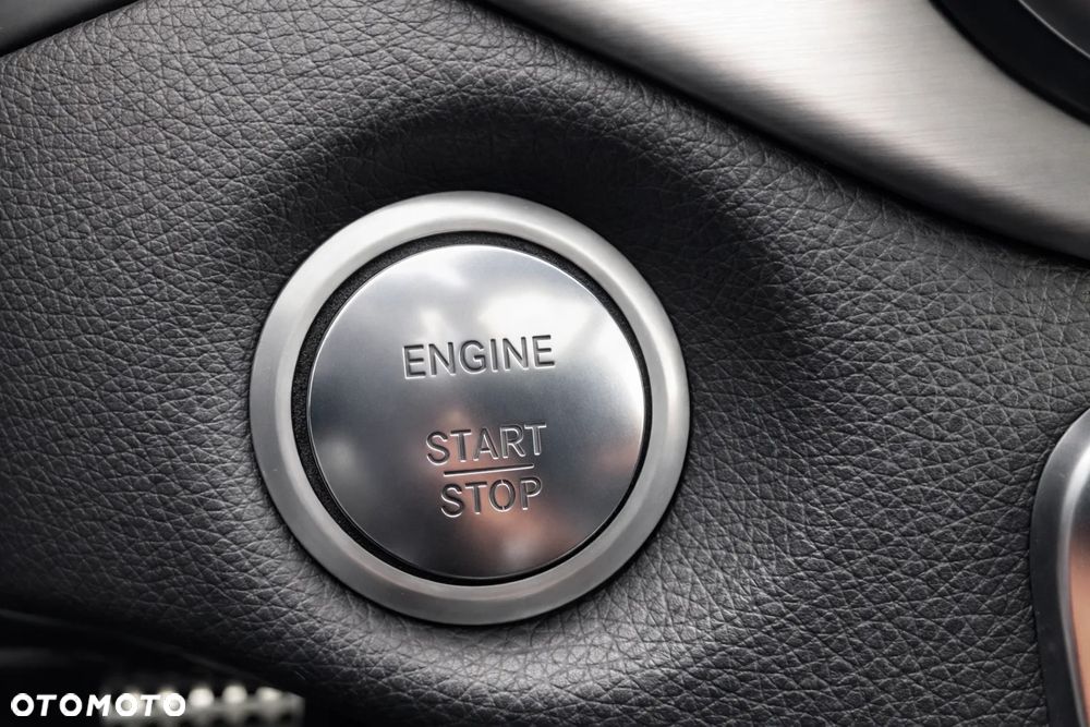 Mercedes-Benz GLA 250 4-Matic AMG Line - 28