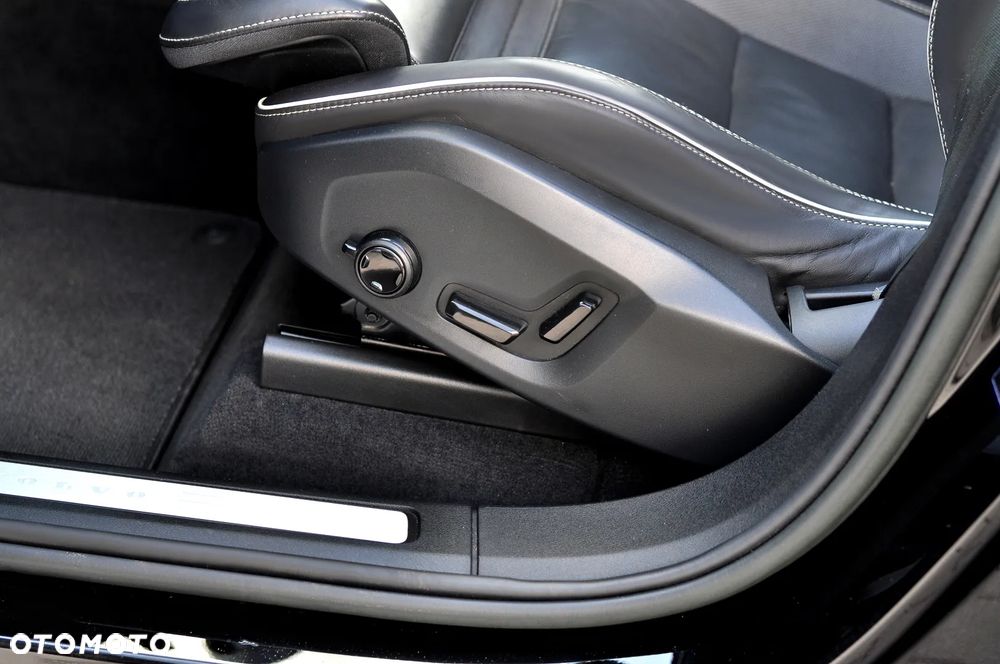 Volvo XC 60 B4 D AWD Geartronic RDesign - 25