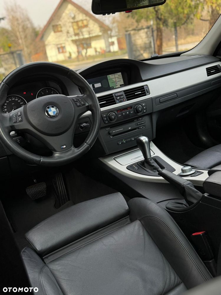 BMW Seria 3 330xi - 16