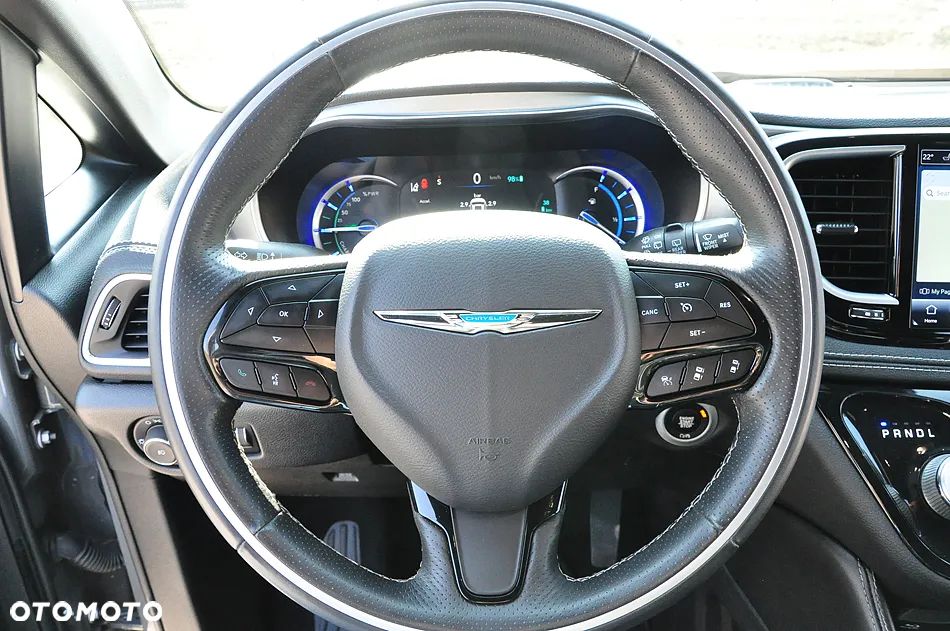Chrysler Pacifica - 39
