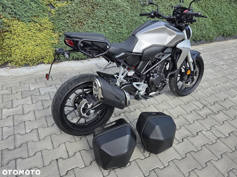 Honda CB - 3