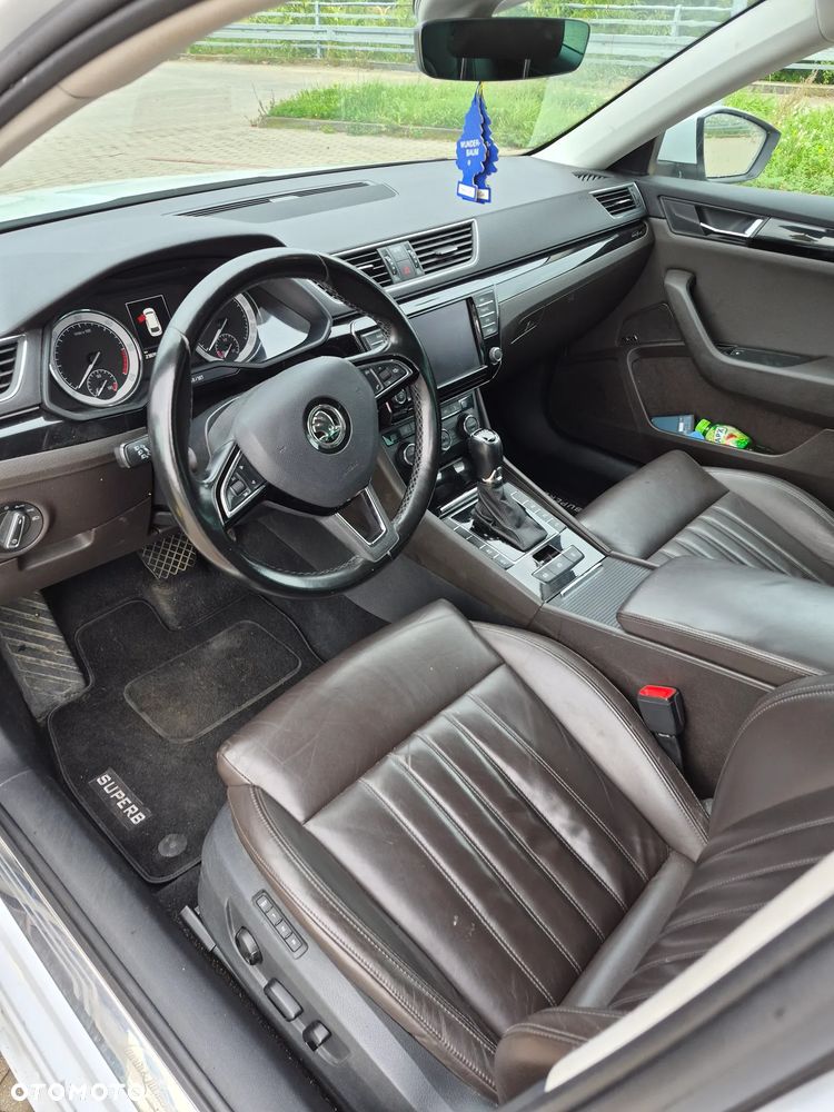 Skoda Superb 2.0 TDI L&K DSG - 9