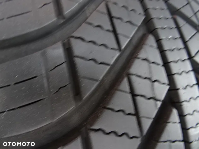 195/60/R16 89H GOODYEAR VECTOR 4 SEASONS - 4