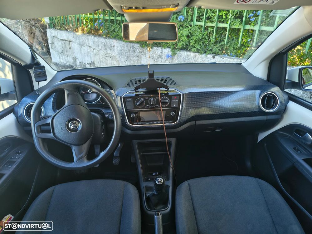 VW Up! move - 4