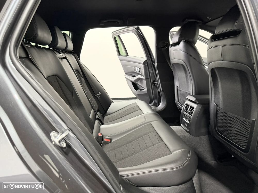 BMW 320 e Corporate Edition Auto - 41