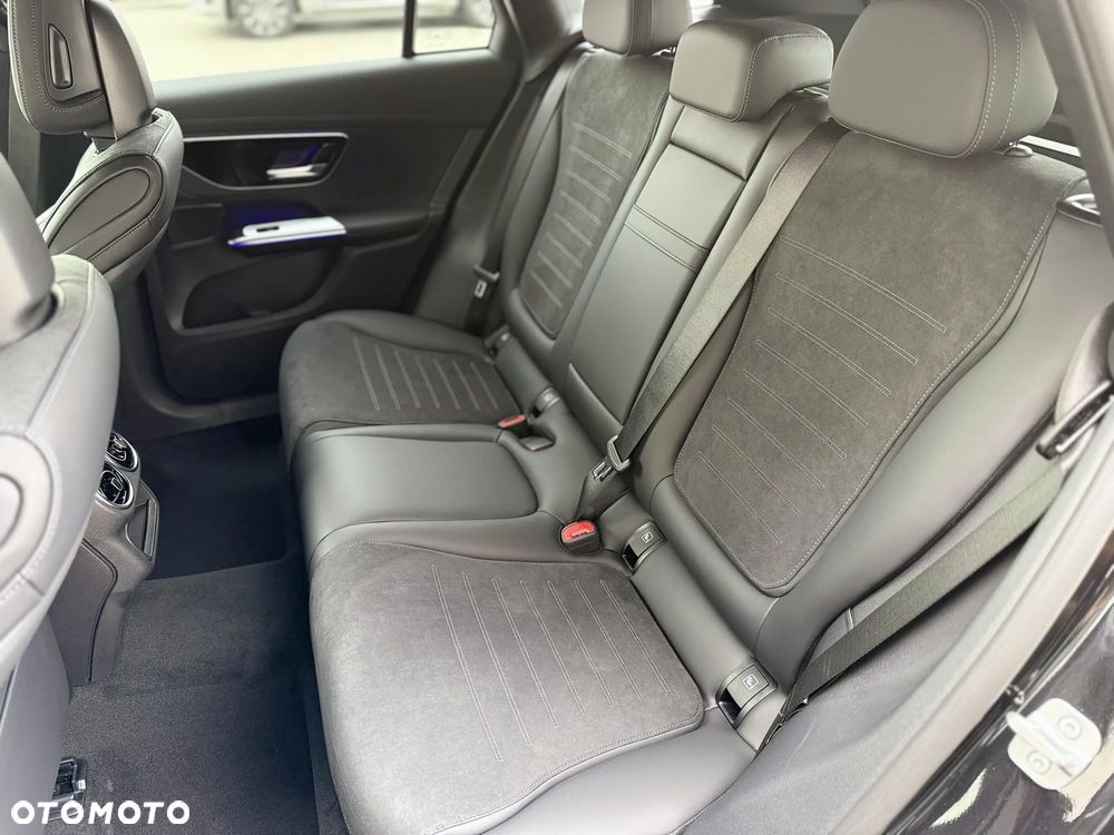 Mercedes-Benz GLC - 28