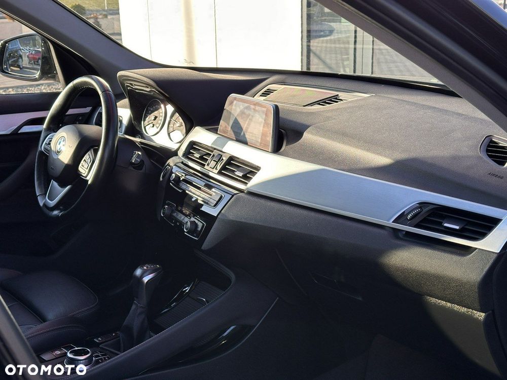 BMW X1 xDrive20i Sport - 16