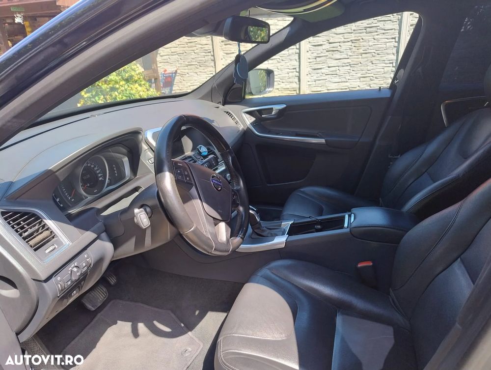 Volvo XC 60 D3 Momentum - 4