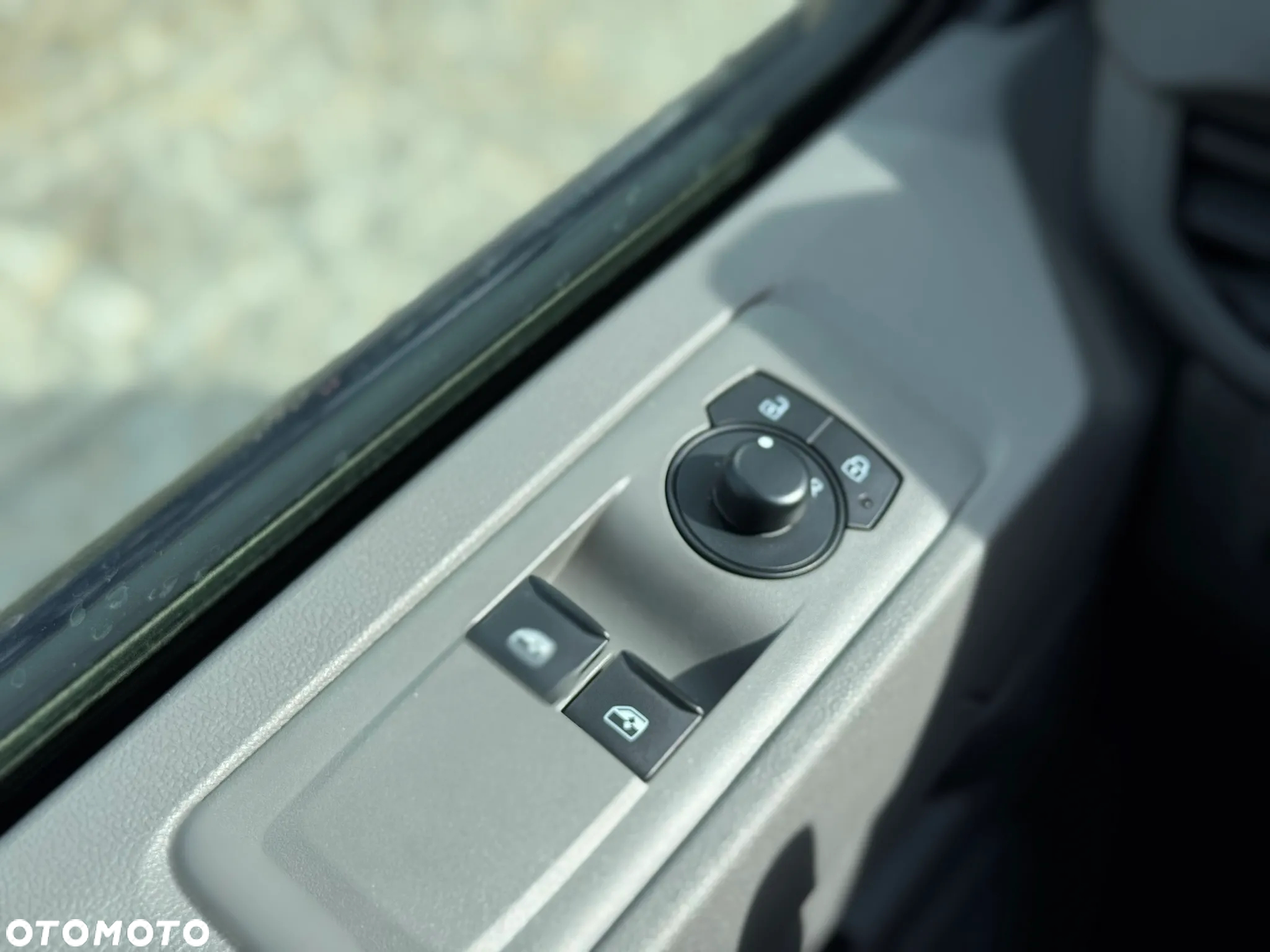Volkswagen Nowy Transporter - 24