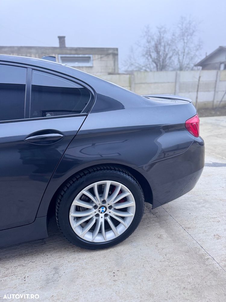 BMW Seria 5 525d xDrive Sport-Aut. Luxury Line - 19