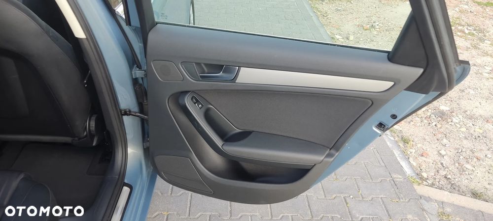 Audi A4 Avant 2.0 TFSI Attraction - 31