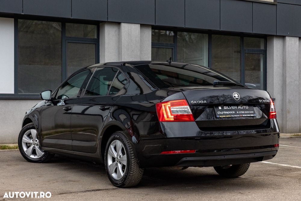 Skoda Octavia 2.0 TDI (Green tec) DSG Joy - 11