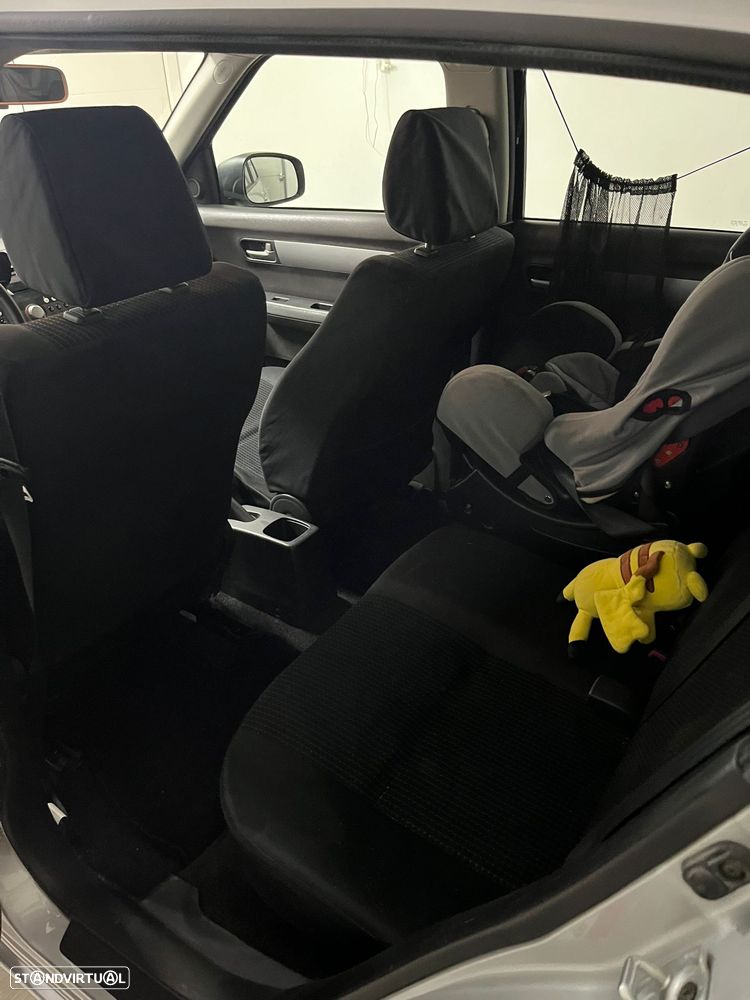 Suzuki Swift 1.3 16V GLX - 14